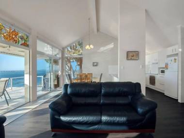 Classic View 2/49 Victoria Parade