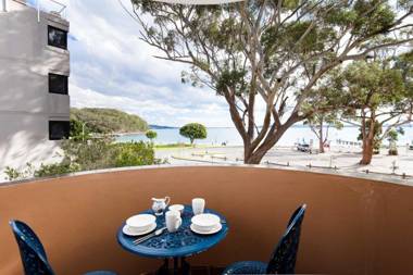 3 'COLUMBIA' 12 COLUMBIA CLOSE - LARGE UNIT WITH FANTASTIC WATER VIEWS