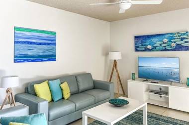 8 'Kiah' 53 Victoria Parade - stunning water views WIFI & Air Con