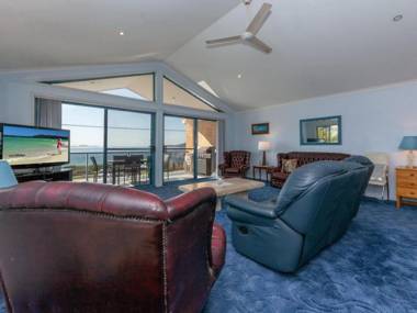 Tah Villa 1/68 Marine Drive