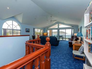 Tah Villa 1/68 Marine Drive