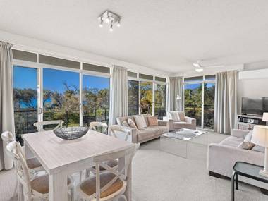 The Helm Unit 1 22 Voyager Close