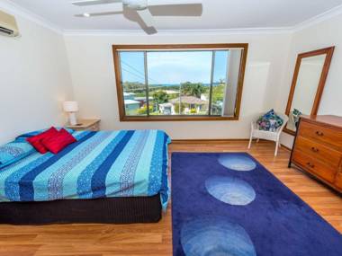 Pet Friendly Lentara St 8 - Fingal Bay