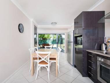 Magnolias @ Fingal Bay