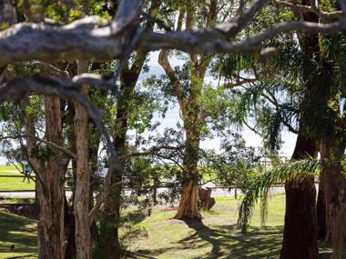 34 'Bay Parklands' 2 Gowrie Avenue - WIFI Views Pool Spa & Tennis Court