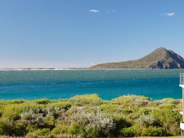 Promenade 12/8 Intrepid Cl - fantastic waterfront unit