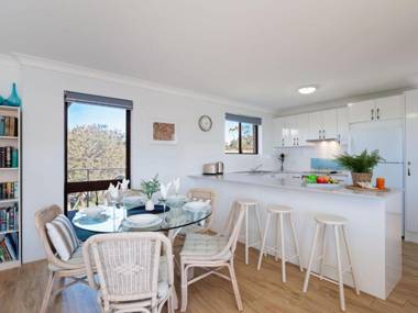 Promenade 12/8 Intrepid Cl - fantastic waterfront unit