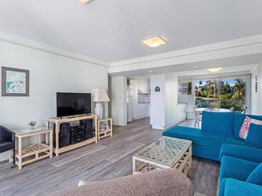 Marine Drive Cirrus Unit 6 44