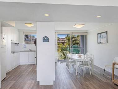 Marine Drive Cirrus Unit 6 44