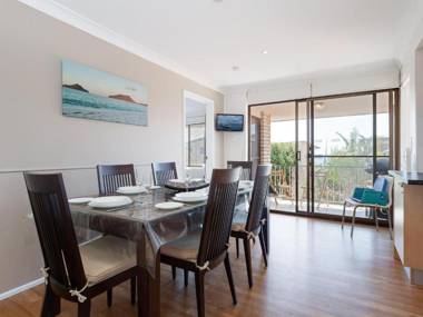 3 'ENDEAVOUR' 13 ONDINE CL - LARGE THREE BEDROOM UNIT WITH FILTERED WATER VIEWS