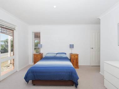 Surf Break - 10A Tuna (Downstairs)