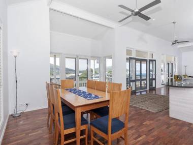 Surf Break - 10B Tuna (Upstairs)