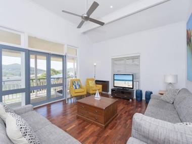 Surf Break - Fingal Bay