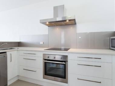 4 'Collendina' 19 Kurrawa Close - fantastic water views and sea breezes