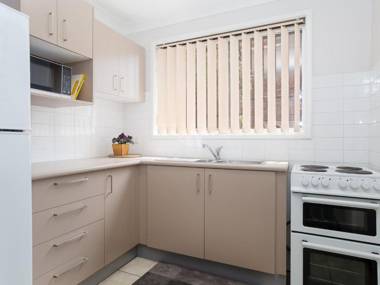 1/10 Catalina Close - so close to the water