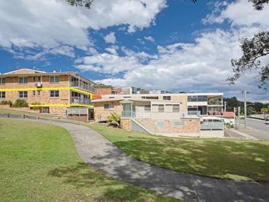 2 'Sunnie Belle' 3 Victoria Parade- water views over Nelson Bay foreshore