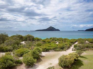 11 'Intrepid' 3 Intrepid Close - Absolute Beachfront Bliss