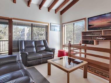 2 'Plattens' 15 Kurrawa Close - great duplex so close to the water