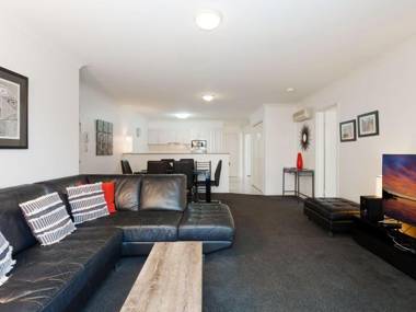 1 'SEASHELLS' 21-23 MAGNUS STREET – WIFI POOL LIFT & AIR CONDITIONING