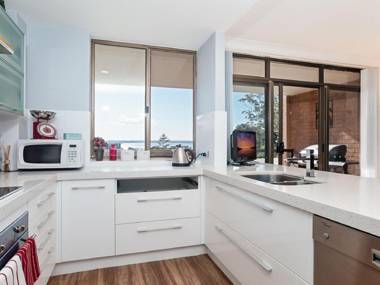 23 'The Commodore' 9-11 Donald Street - delightful unit with gorgeous water views