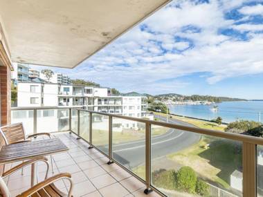 9 'Blue Vista' 13 Victoria Parade - Studio with stunning views