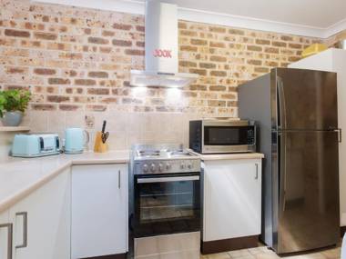 36 'Bay Parklands' 2 Gowrie Avenue - close to the water with pool & spa & tennis court