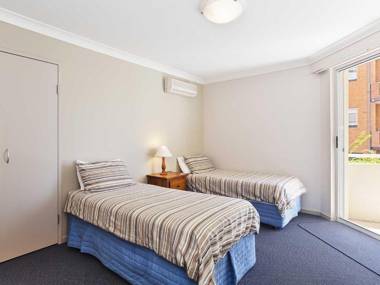 2 'Seashells' 21-23 Magnus Street - pool lift aircon