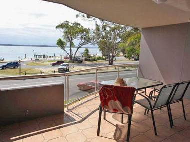 7 'Florentine' 11 Columbia Close - air conditioned unit with fantastic views of Little Beach