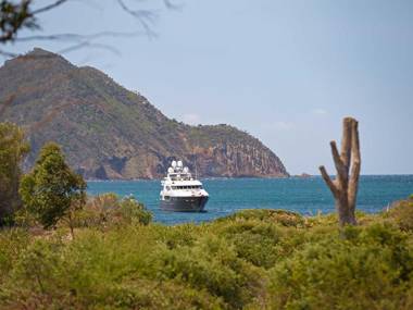 1 'Intrepid' 3 Intrepid Close - Amazing views of Shoal Bay only 100m from the Beach