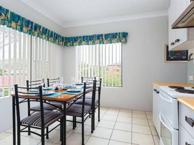 4 'Sailfish' 46 Magnus Street- water views and close to the marina