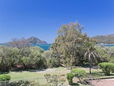 8 'The Helm' 22 Voyager Close - hear the waves from Shoal Bay Beach