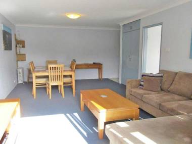 11 'Silvana Court' 26 Ajax Avenue - close to the water and clubs