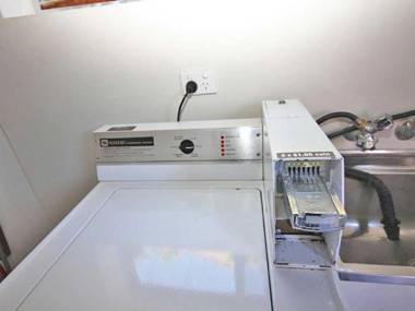 1 'Fiddlers Green' 62 Magnus Street - ground floor unit close to CBD