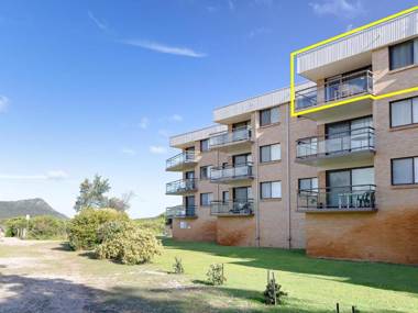 12 'Intrepid' 3 Intrepid Close - right on the beachfront