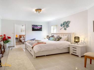 Karinya at Little Beach - Downstairs