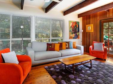 Bennett's Beach Cottage - Pet Friendly