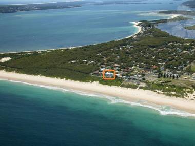 Bennett's by the Beach