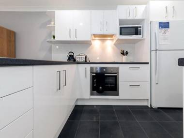 33 'Bay Parklands' 2 Gowrie Avenue - Air conditioning Foxtel Pool Tennis Court Spa