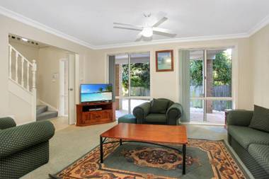 Four Bedroom Quality Townhouse