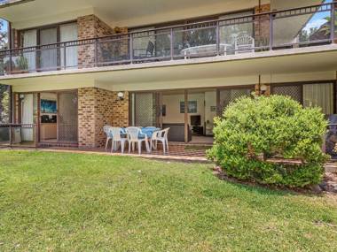 56 'Bay Parklands' 2 Gowrie Ave - ground floor air conditioned & Foxtel