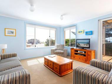 Aquarius Apartment 7