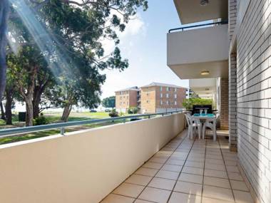 Mistral Court 2 17 Mistral Close water views and WIFI