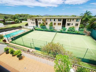 The Dunes15 38 Marine Dr fabulous unit with pool tennis court and across the road to the beach