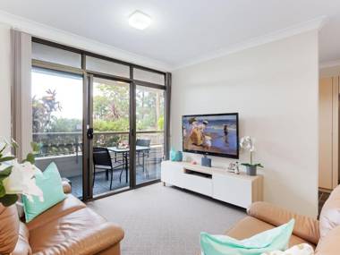 The Commodore 22 9 Donald Street