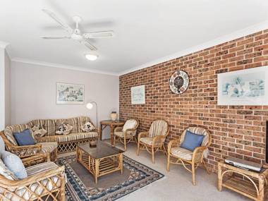 Kurranulla Unit 5/15 Weatherly Close