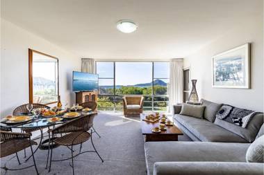 Shoalhaven Unit 2/28 Voyager Close