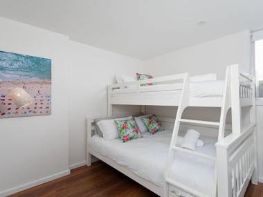 Aloha Beach house close to the beach in Fingal Bay