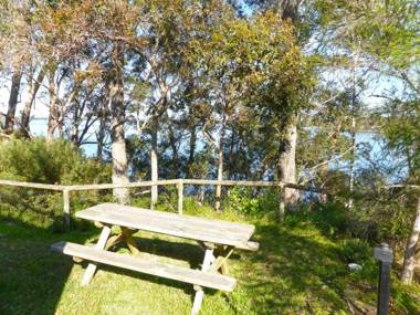 GREE43G - Lakeside Tranquility