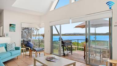 Tilbury Breeze - ocean views comfort and style