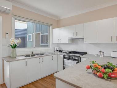 Antonio's Paradise - spectacular views over Warrain beach